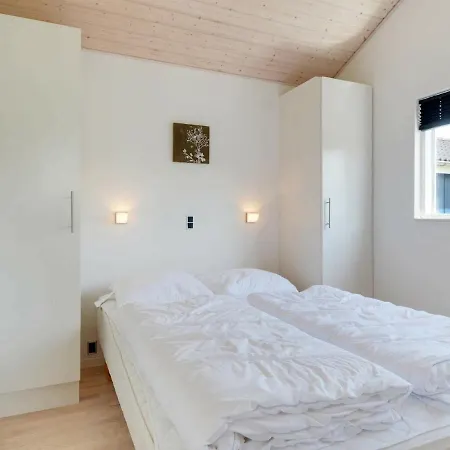 Three-bedroom In 52 *