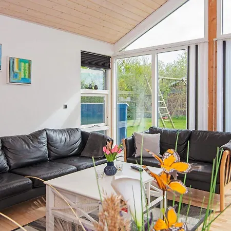 Three-bedroom In 52 別荘
