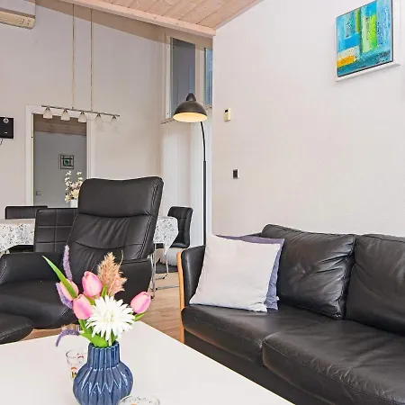 別荘 Three-bedroom In 52