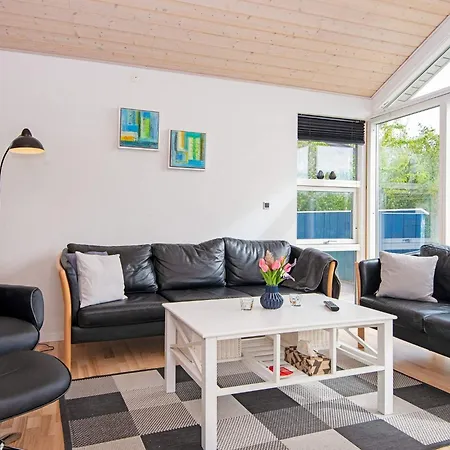 Luxury Retreat With - By Traum *