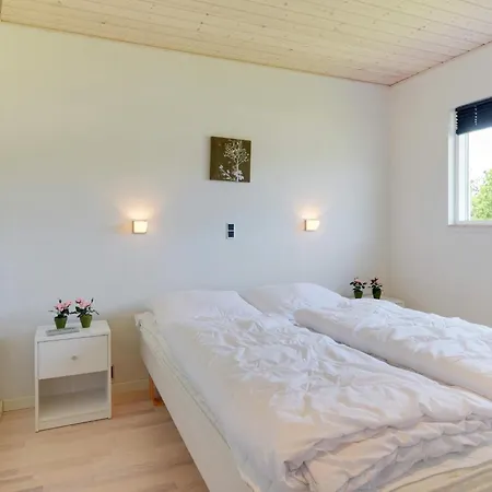 Luxury Retreat With - By Traum *