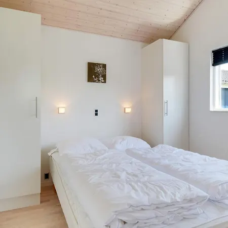 Luxury Retreat With - By Traum *