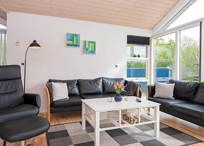 Luxury Retreat With - By Traum *